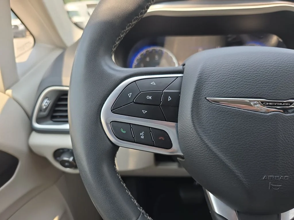 Used 2023 White Chrysler Touring L image 21