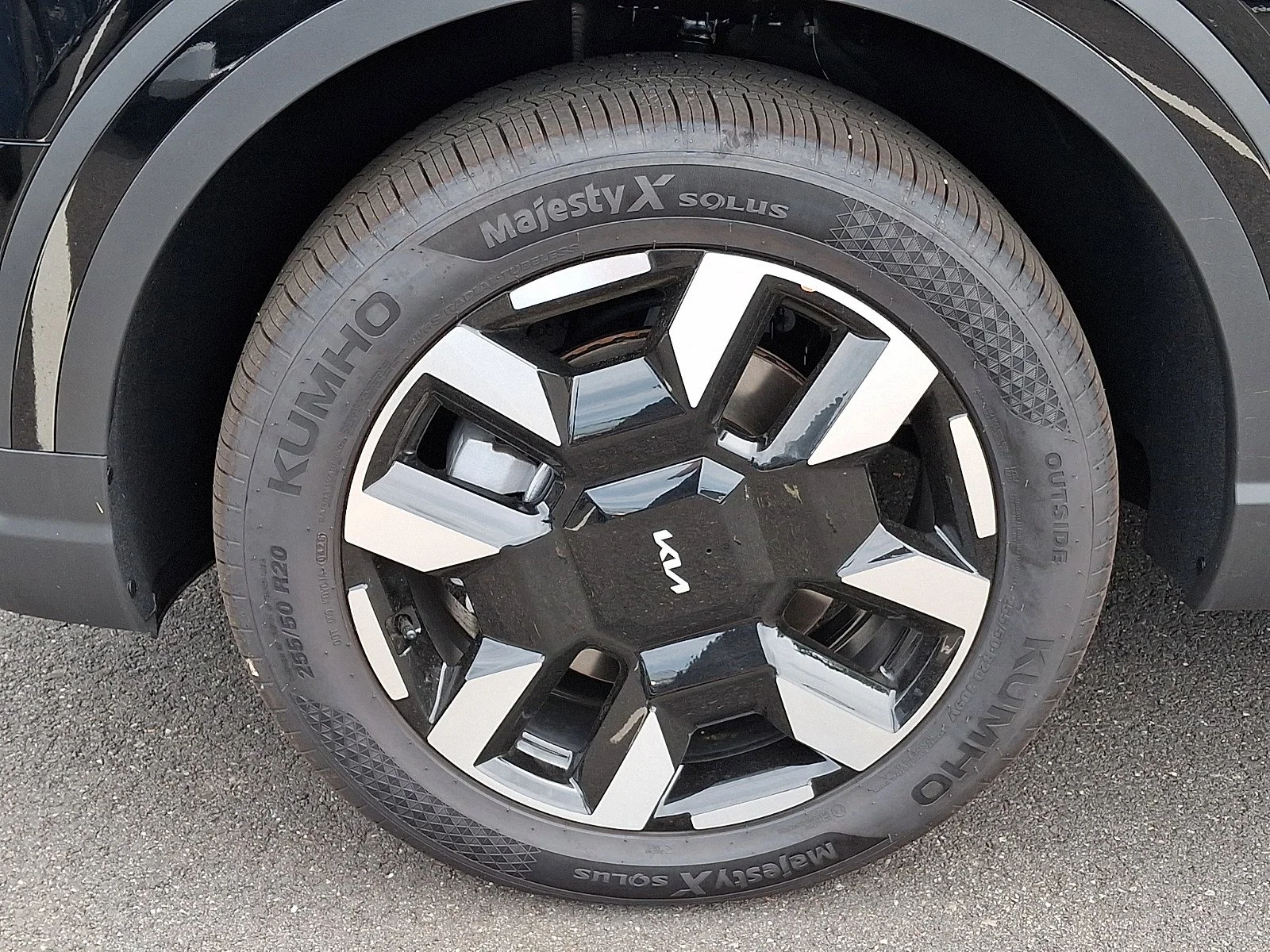 New 2027 Ebony Black Kia S image 4