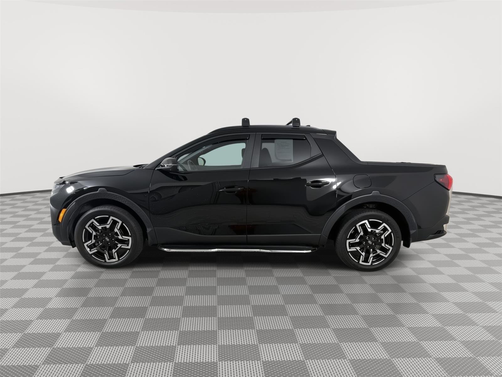 Used 2025 Phantom Black Hyundai Limited image 8