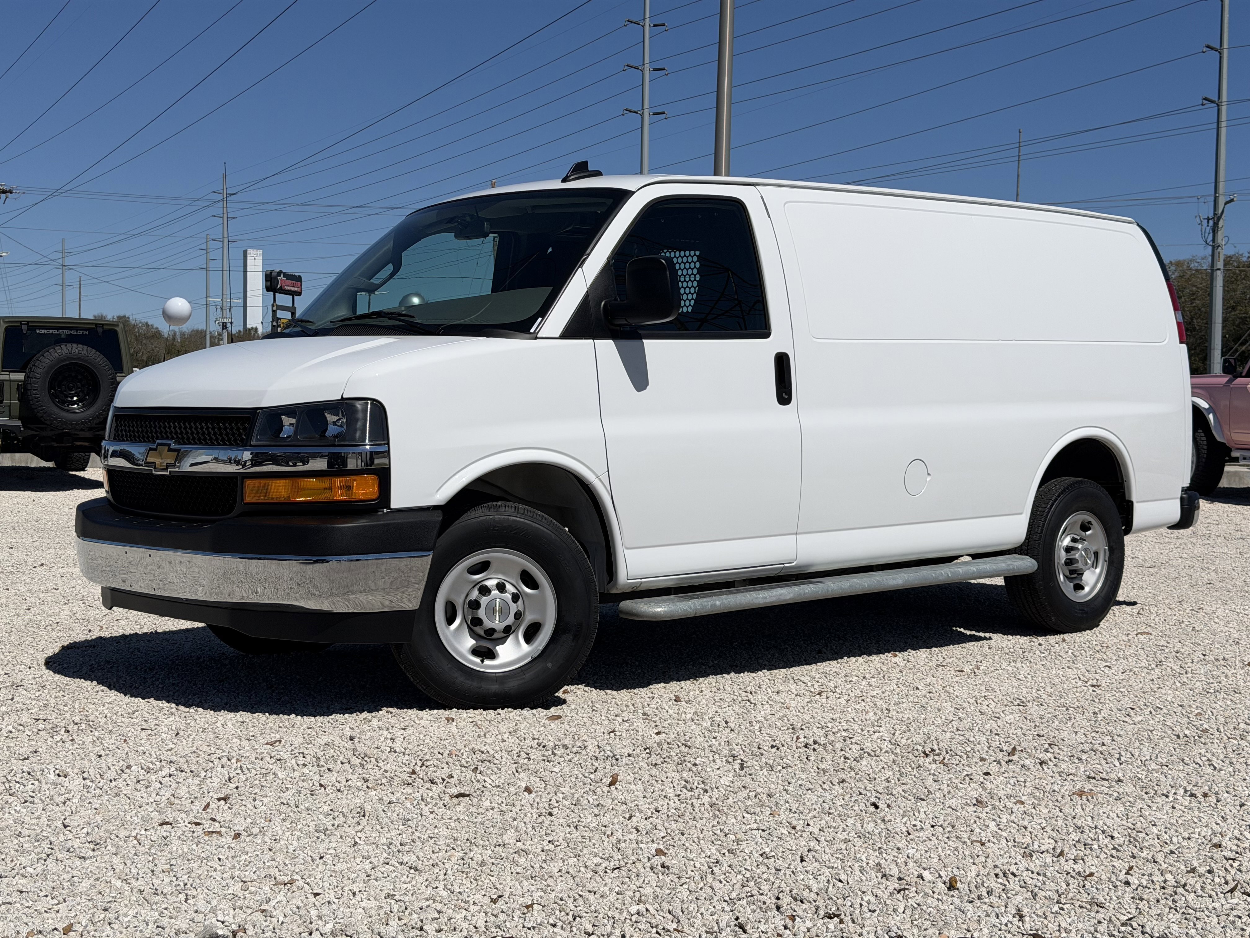 2024 Chevrolet Express 2500 Work Van HD's photo