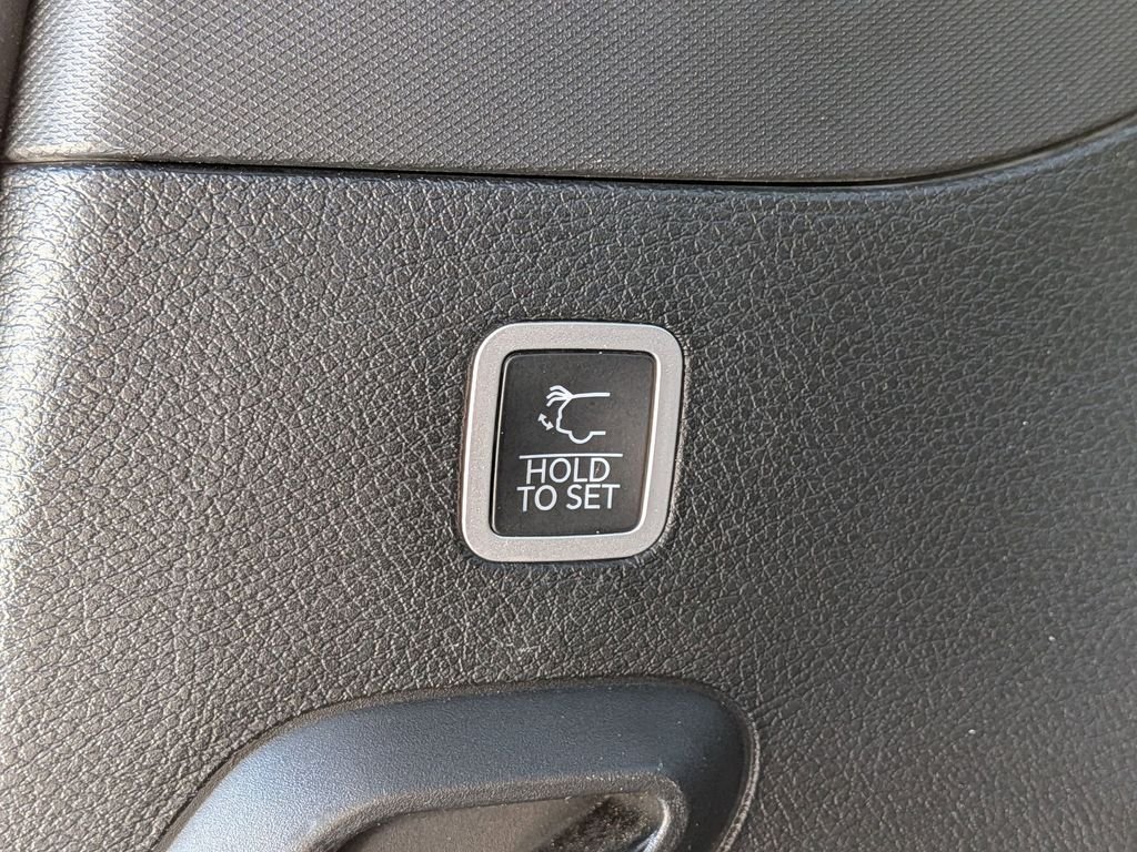 Used 2022 White Jeep Series I image 9