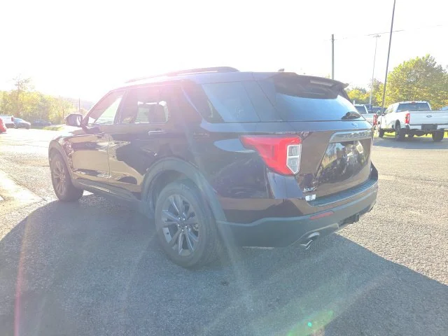 Certified Used 2022 Burgundy Velvet Tinted Clearcoat Ford XLT image 39