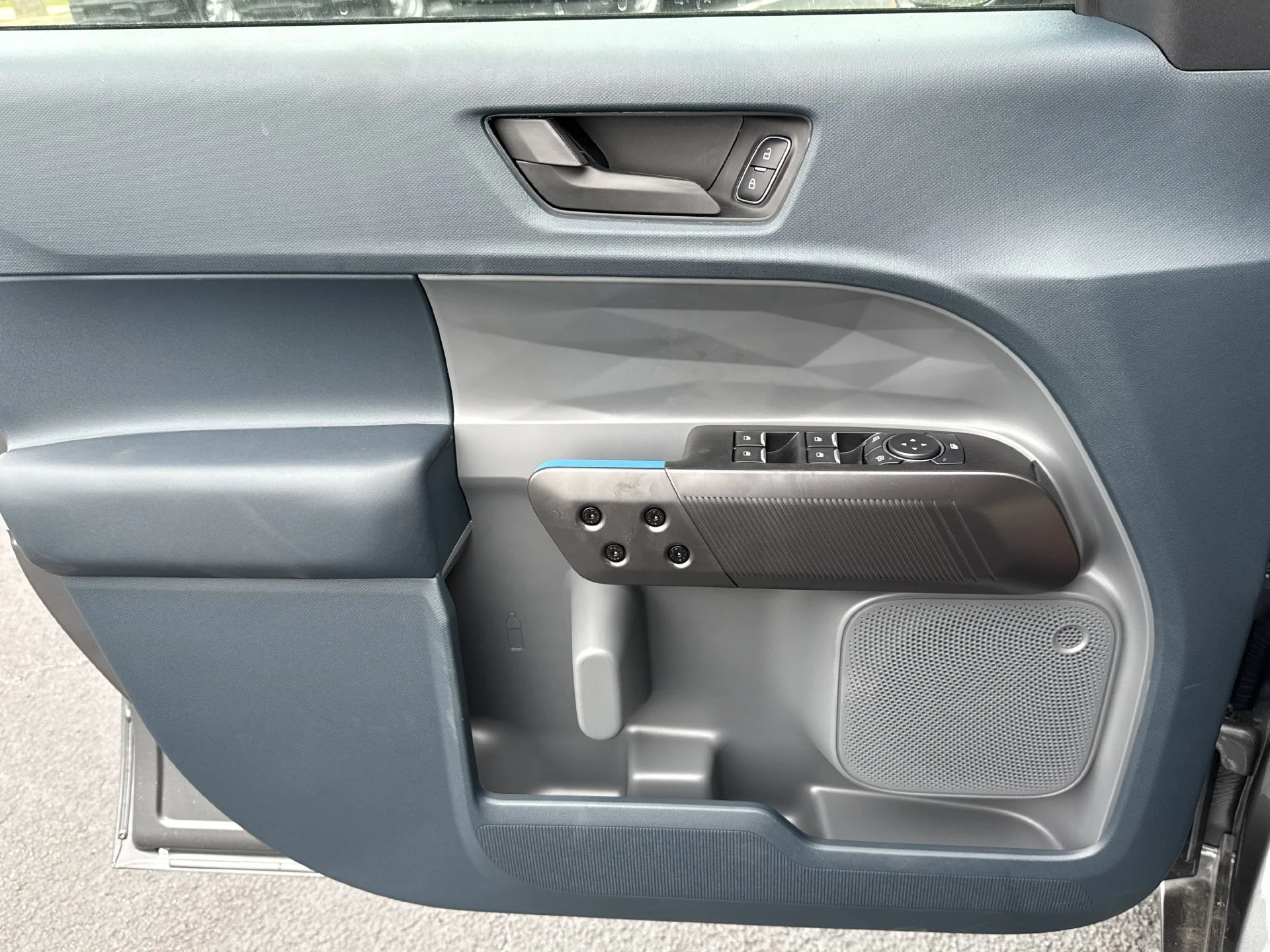 New 2026 Carbonized Gray Metallic Ford Lobo™ image 15