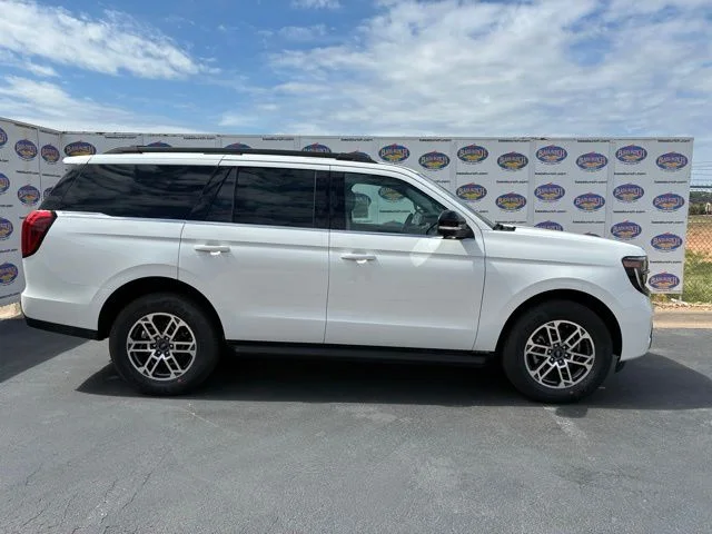 2026 Ford Expedition Active's photo