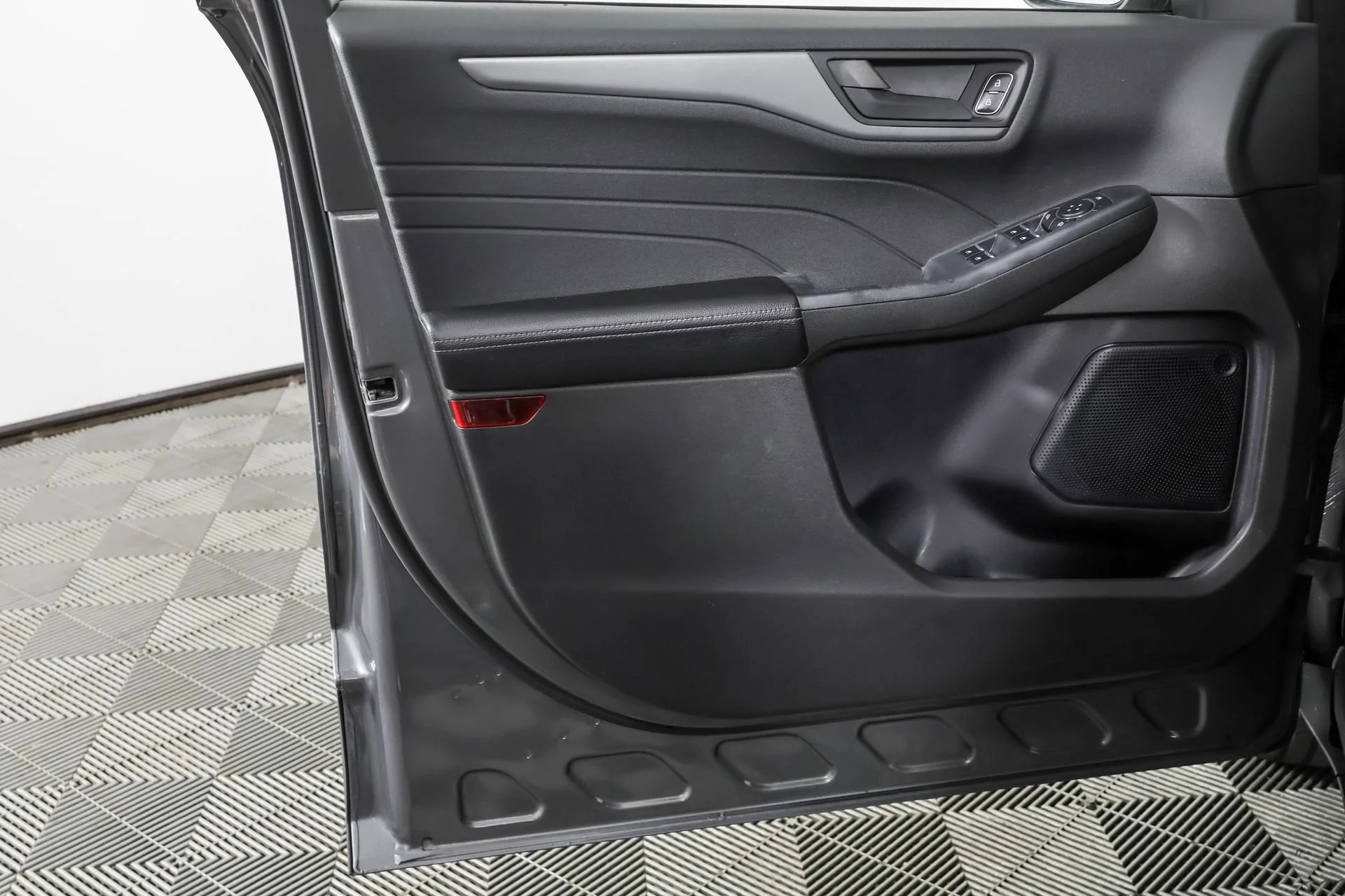 Used 2024 Gray Ford Active image 33