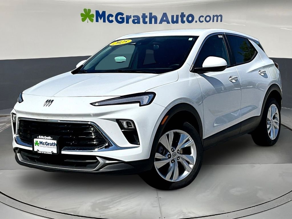 Used 2025 White Buick Preferred image 3