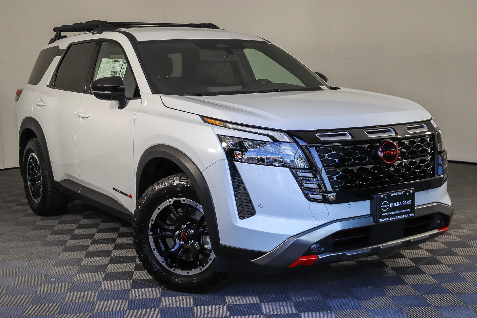 New 2026 Everest White Pearl TriCoat Nissan Rock Creek® image 1