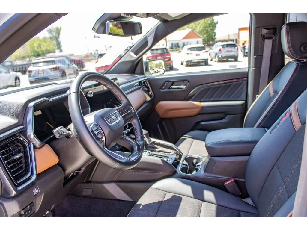 2025 GMC Canyon AT4 - Photo 29