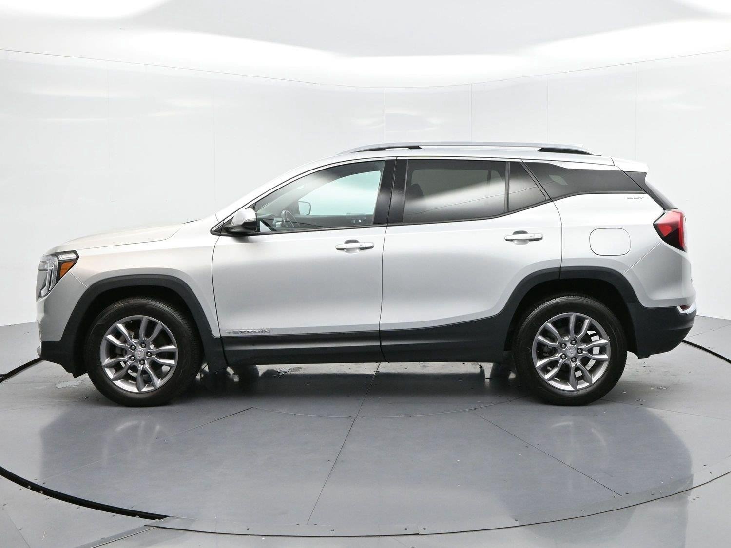Used 2022 QUICKSILVER METALLIC GMC SLT image 4