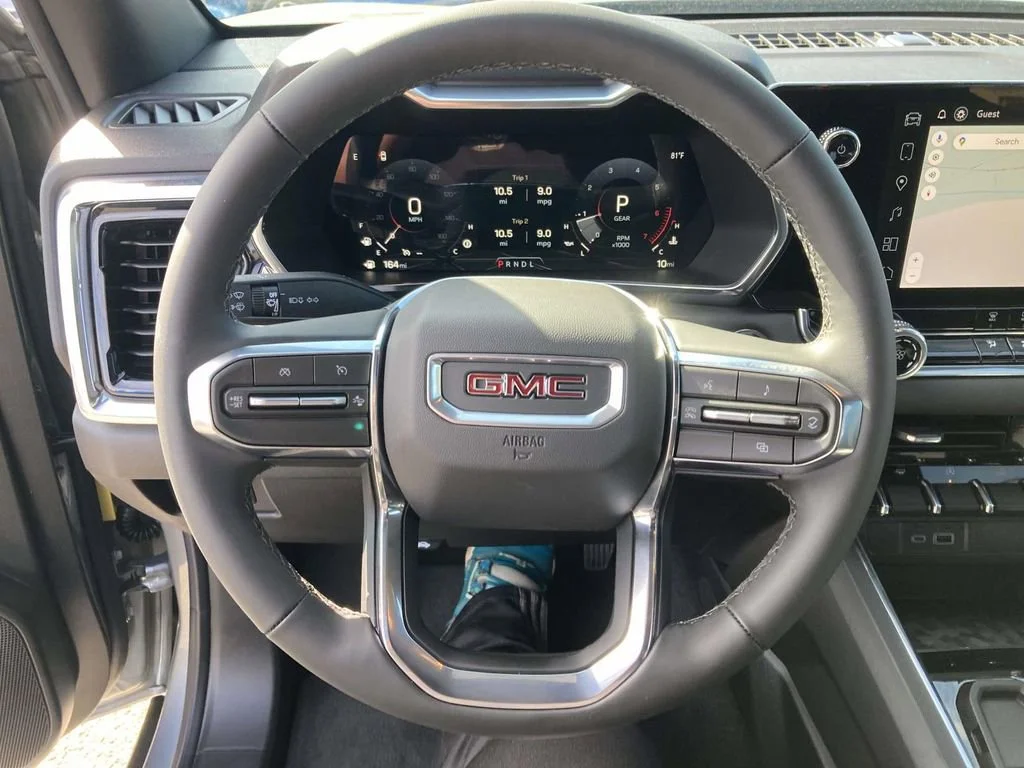 New 2026 Sterling Metallic GMC Elevation image 26