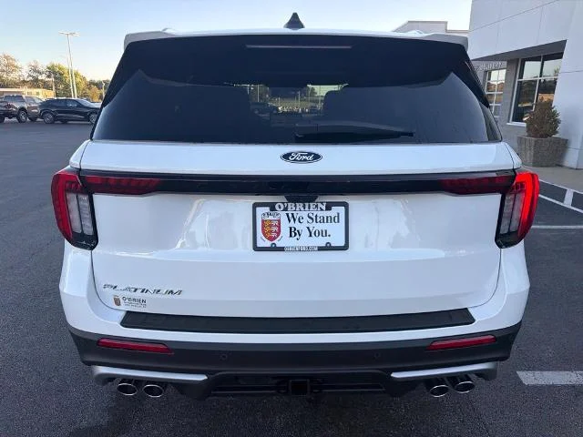 New 2027 Star White Metallic Tri-Coat Ford Platinum™ image 33