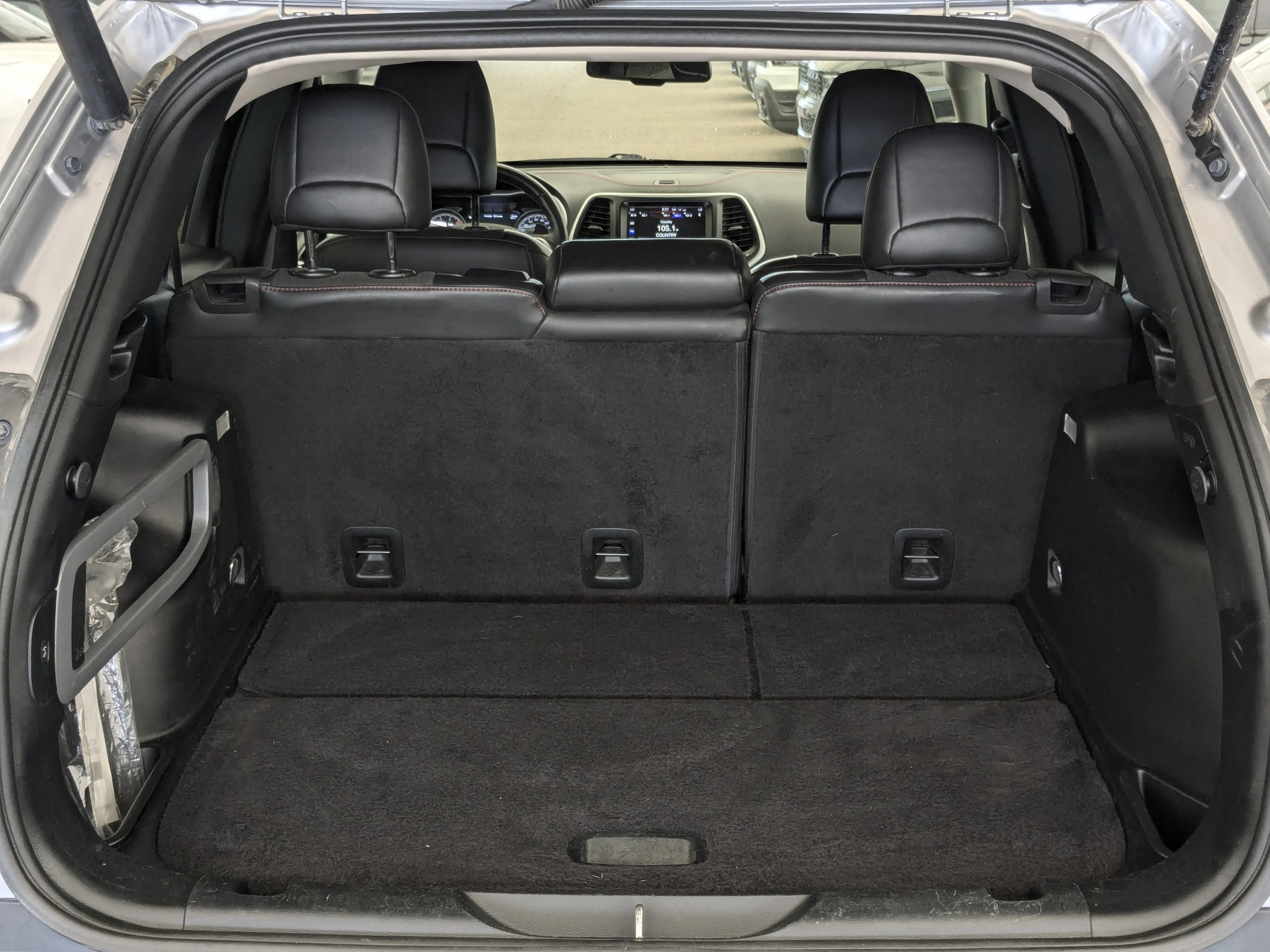 Used 2018 Grey Jeep Trailhawk - Cold Weather Pkg - Comfort Grp - Command View Sunroof - Napa Leather & More image 29