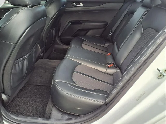 Used 2023 White Kia GT-Line image 13