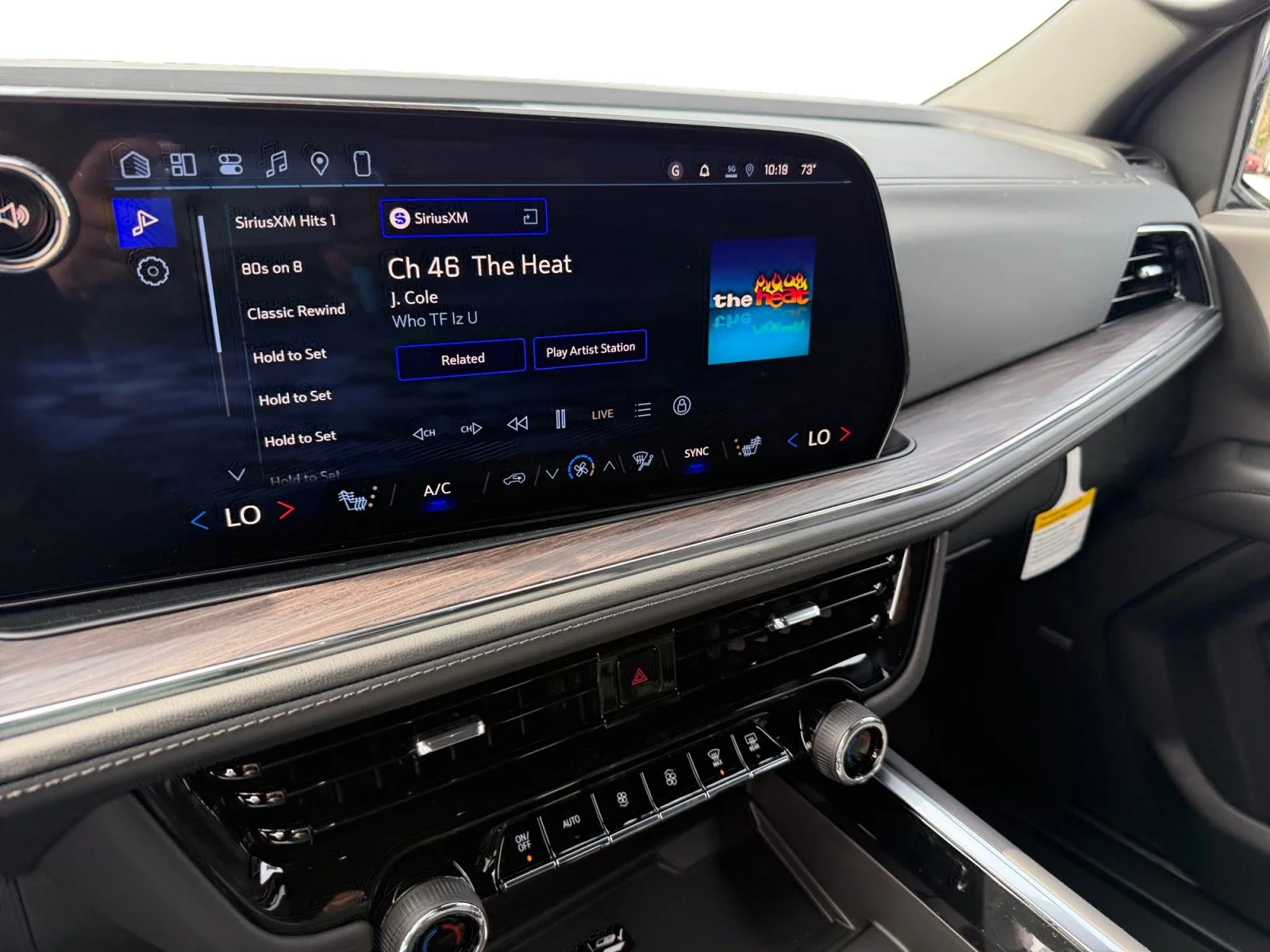 2026 Chevrolet Suburban LT - Photo 11