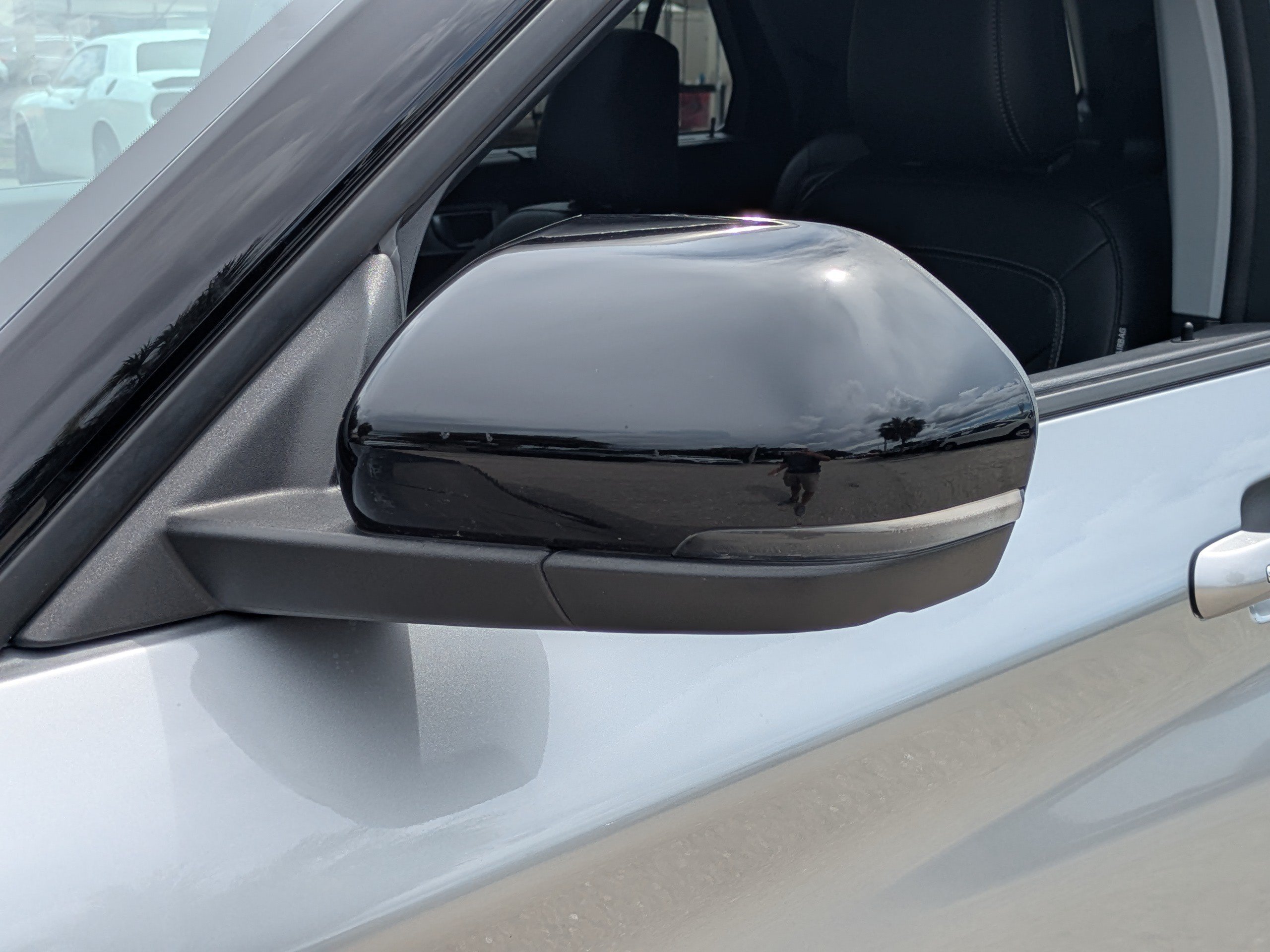Used 2022 Silver Metallic Ford Limited image 12