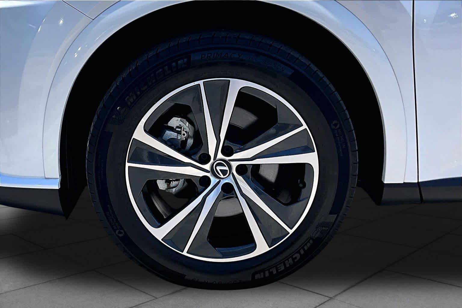 Used 2023 Eminent White Pearl Lexus  image 17