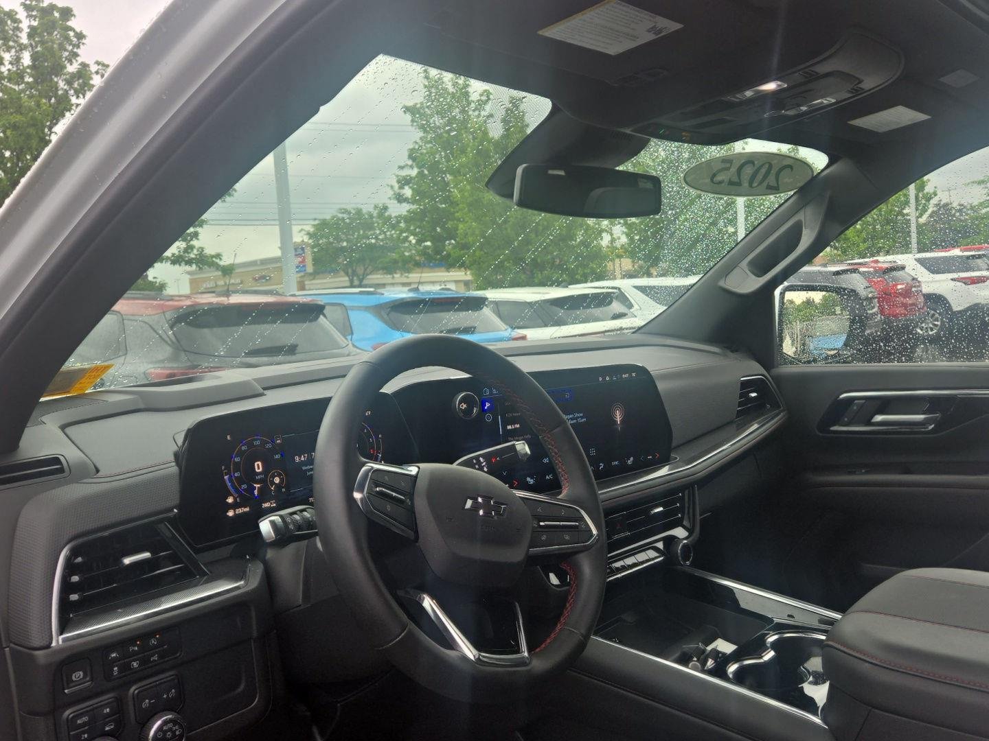 Used 2025 Iridescent Pearl Tricoat Chevrolet RST image 2