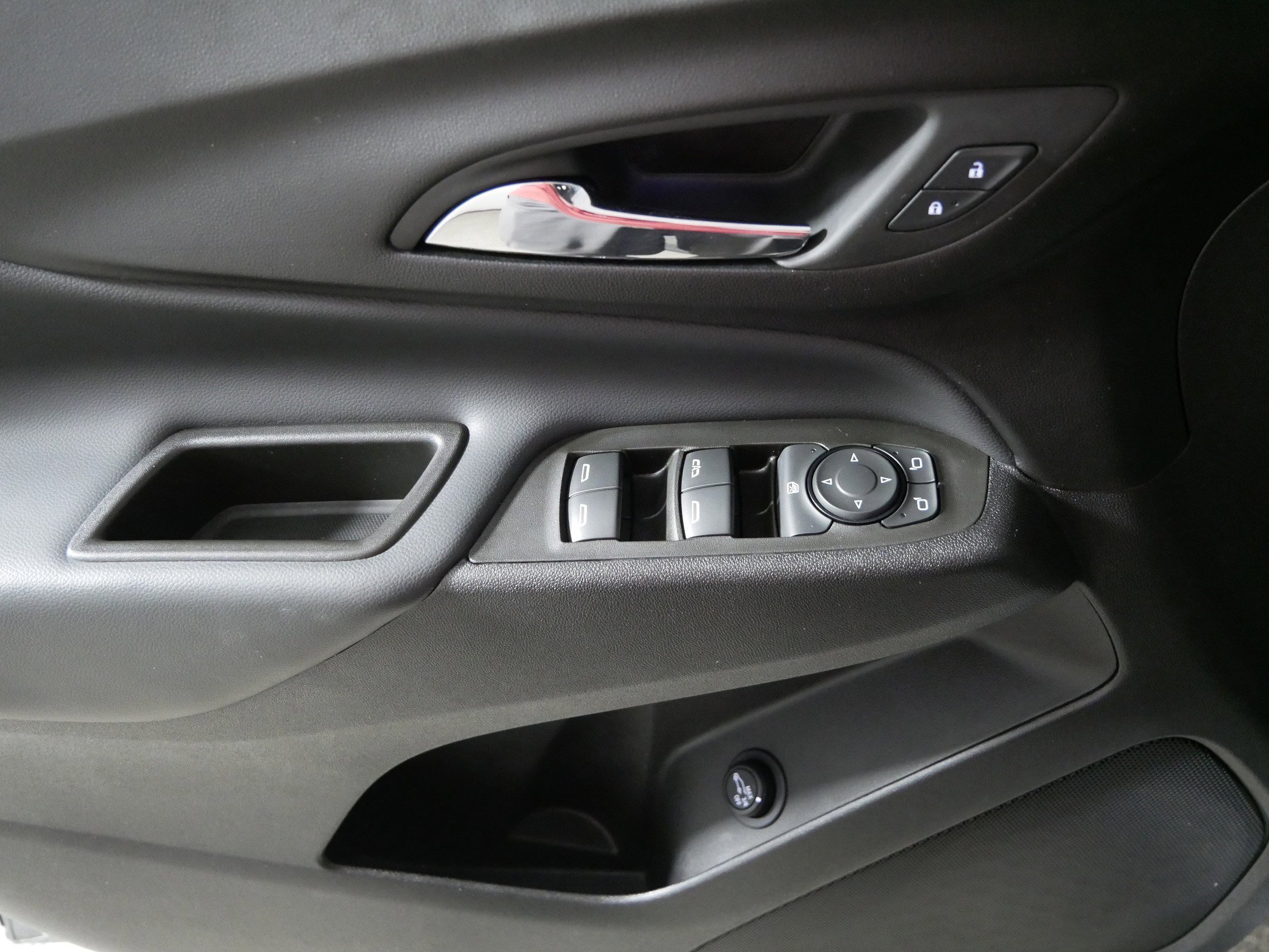 Used 2024 Sterling Gray Metallic Chevrolet LT image 19