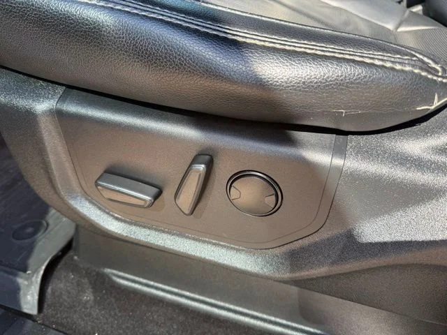 Used 2019  Ford  image 13