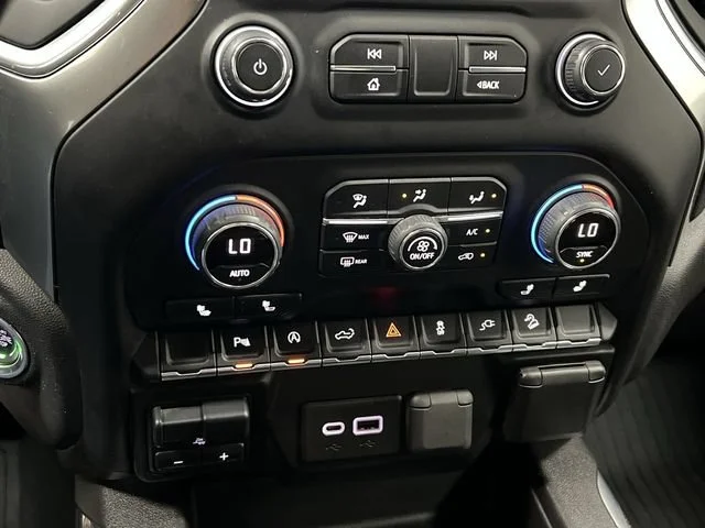 Certified Used 2020 SUMMIT WHITE Chevrolet RST image 18