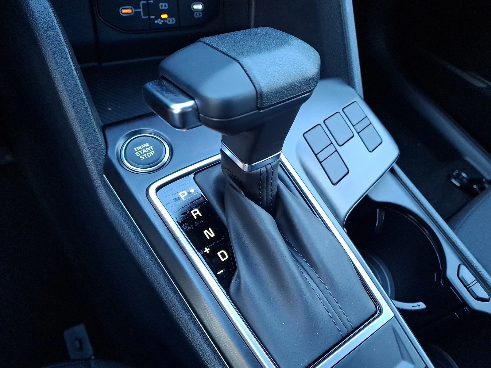 New 2026 Glacial White Pearl Kia LX image 7