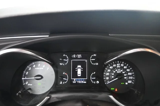 Used 2018 Shoreline Mist Toyota Platinum image 21