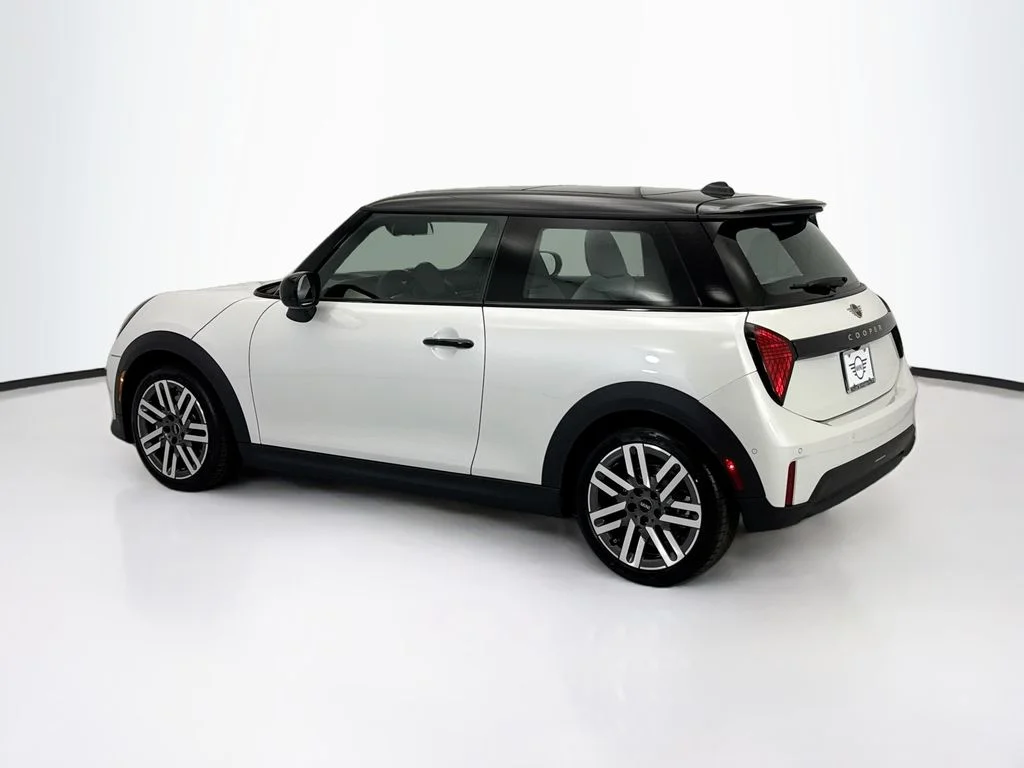 New 2026 Nanuq White Metallic MINI Signature Plus image 7