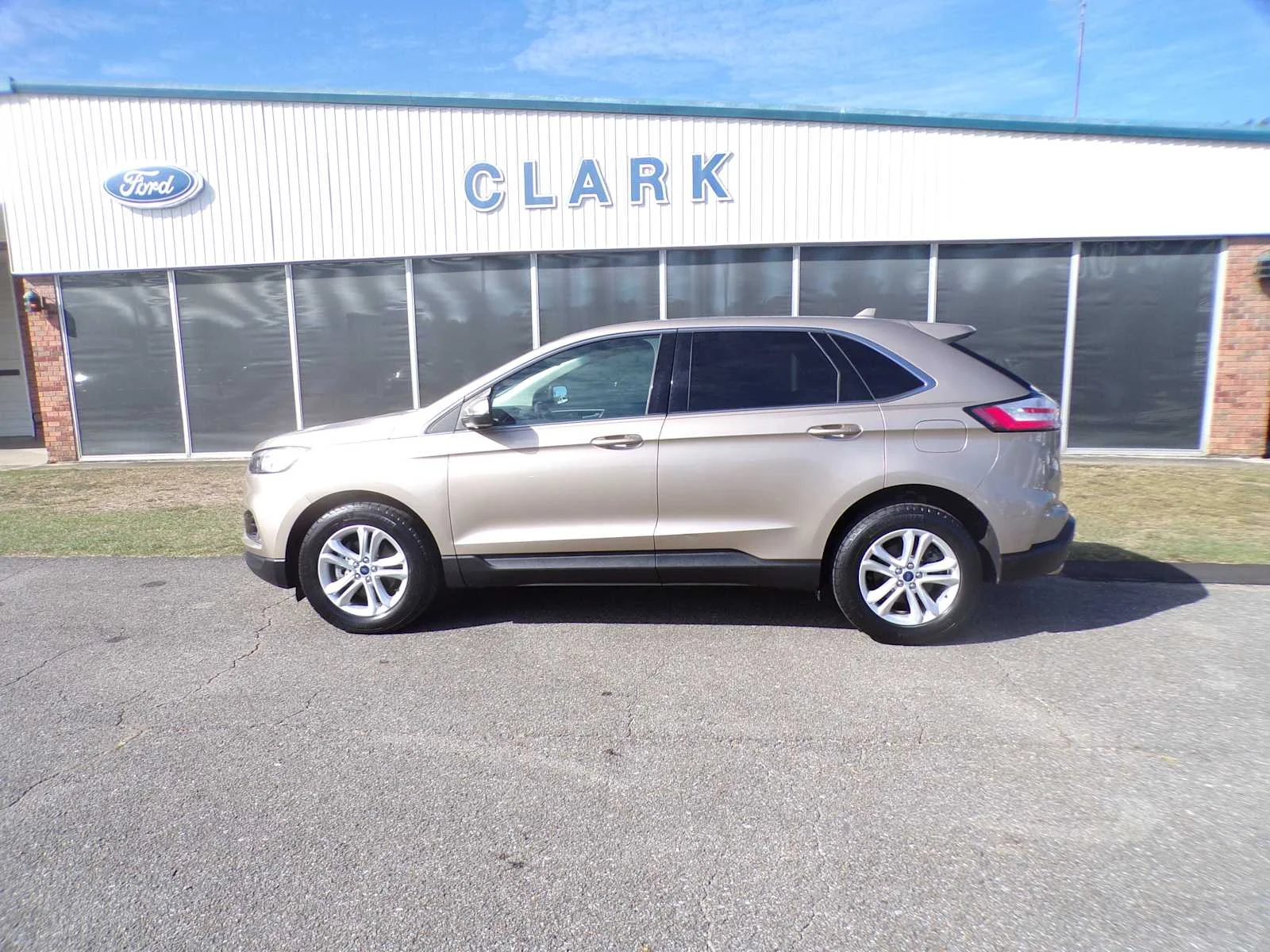 Used 2020 Desert Gold Metallic Ford SEL image 8