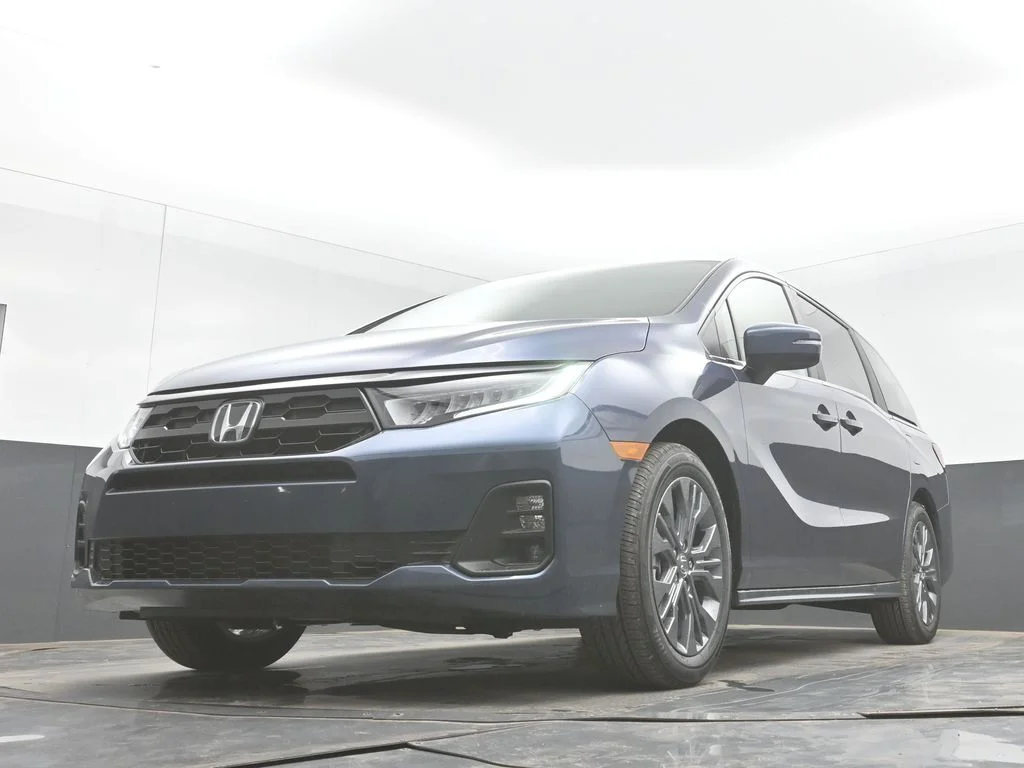 New 2026 Smoke Blue Pearl Honda Touring image 56