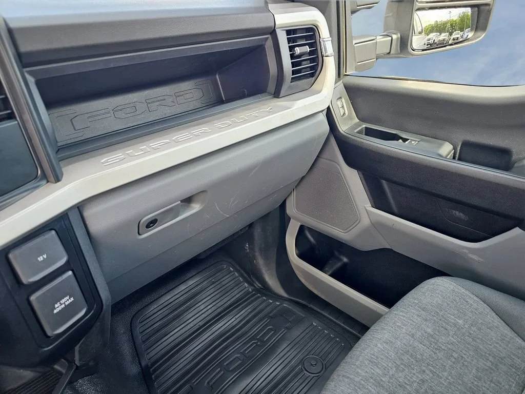 Used 2024 Oxford White Ford XL image 26