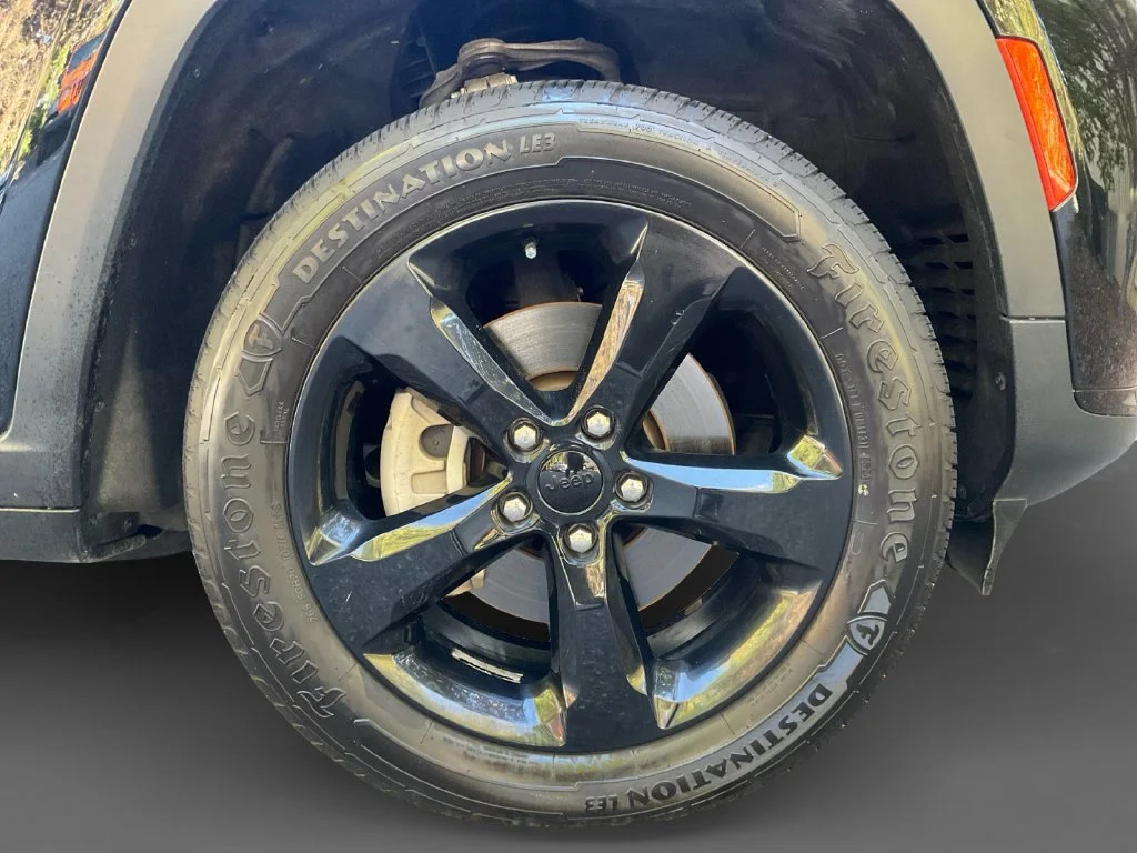 Used 2022 Black Jeep Limited image 16