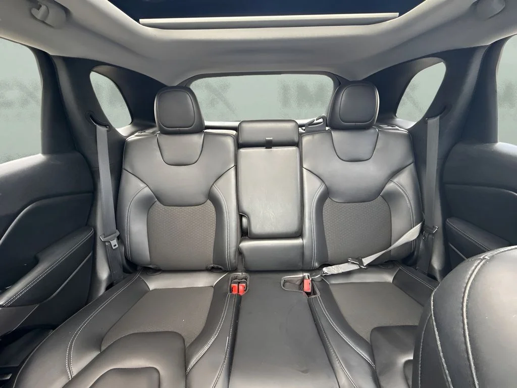 Used 2021 Black Jeep Latitude Plus image 11