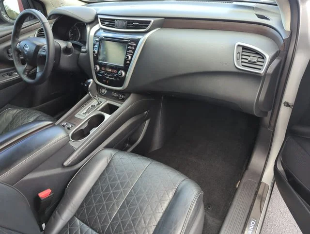 Used 2020 Silver Nissan Platinum image 23