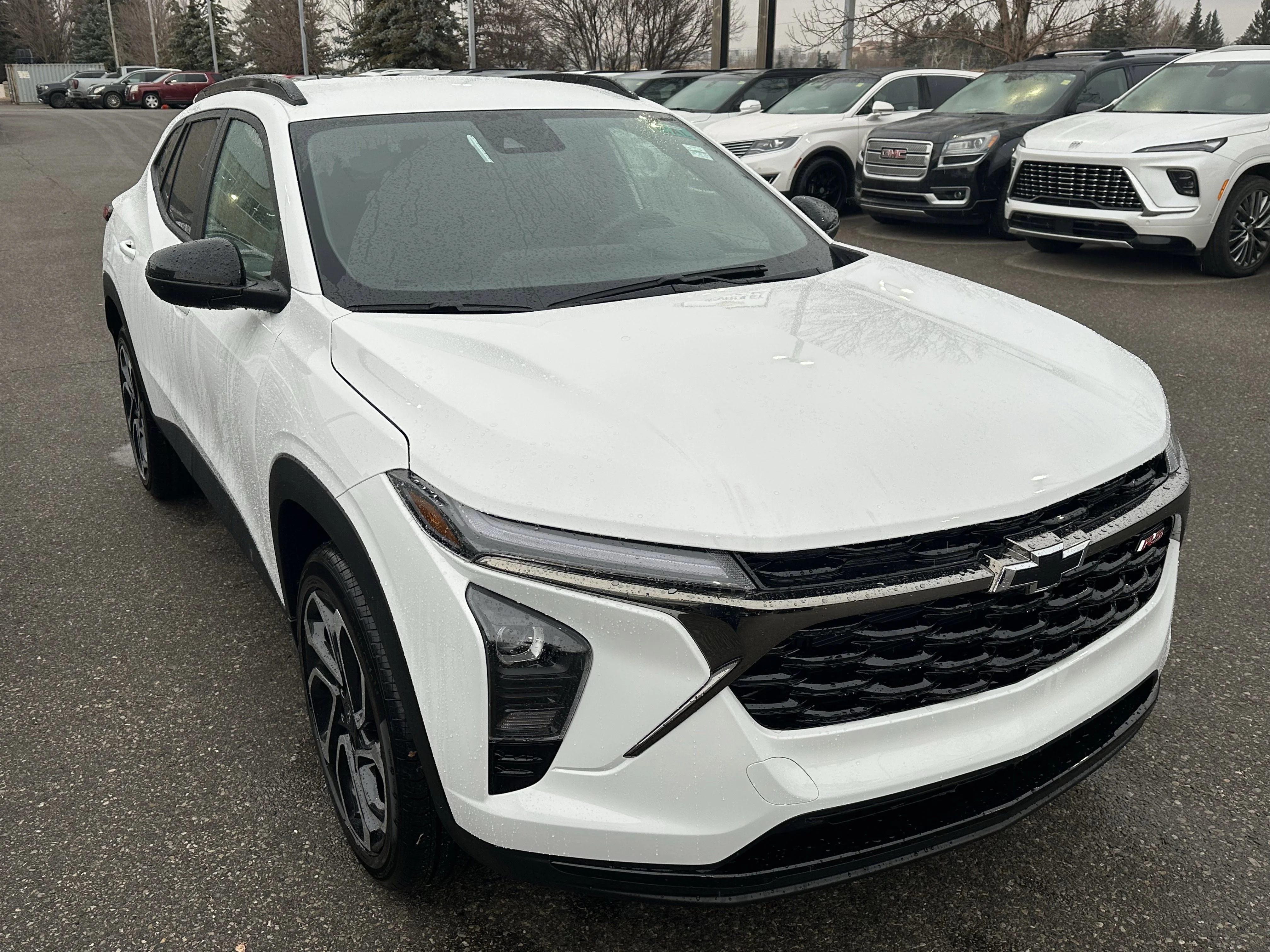 New 2026 Summit White Chevrolet 2RS image 7