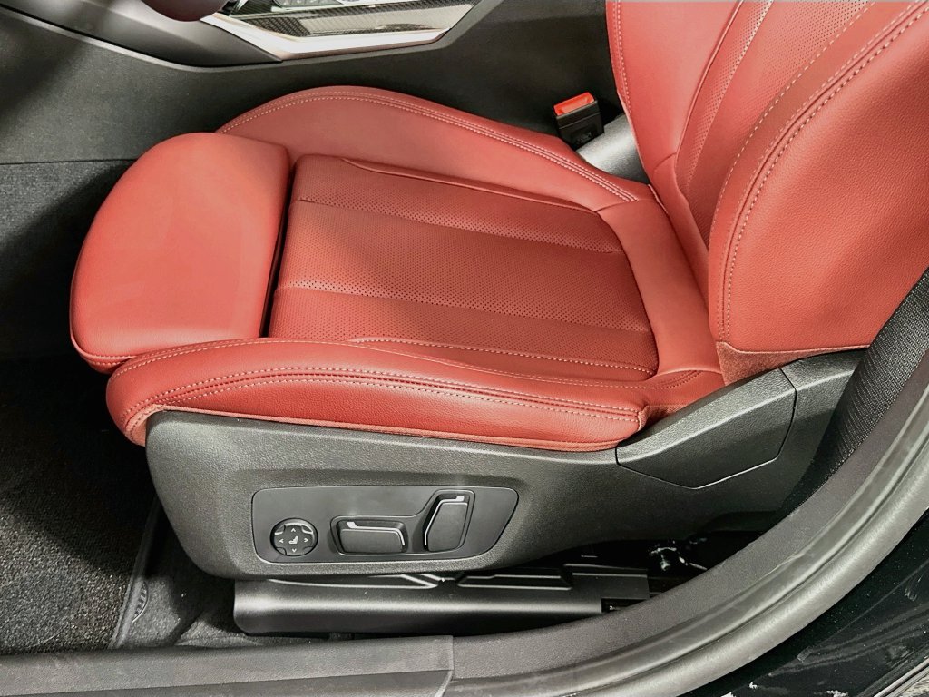 New 2026 Black Sapphire Metallic BMW M340i xDrive image 21