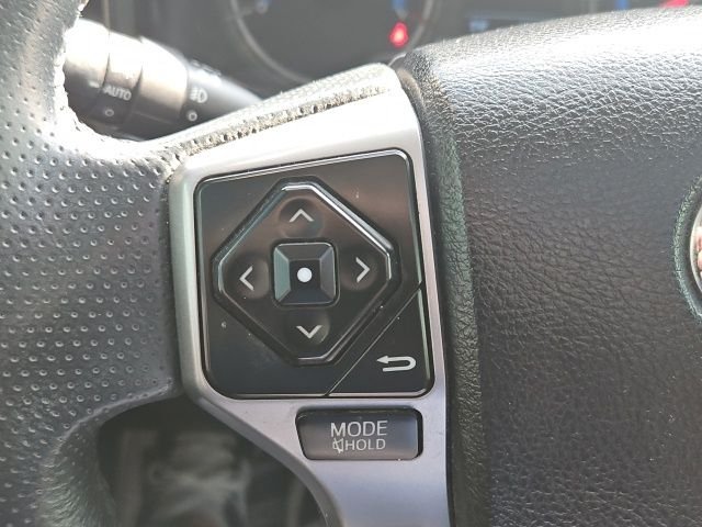 Used 2017 White Toyota  image 23