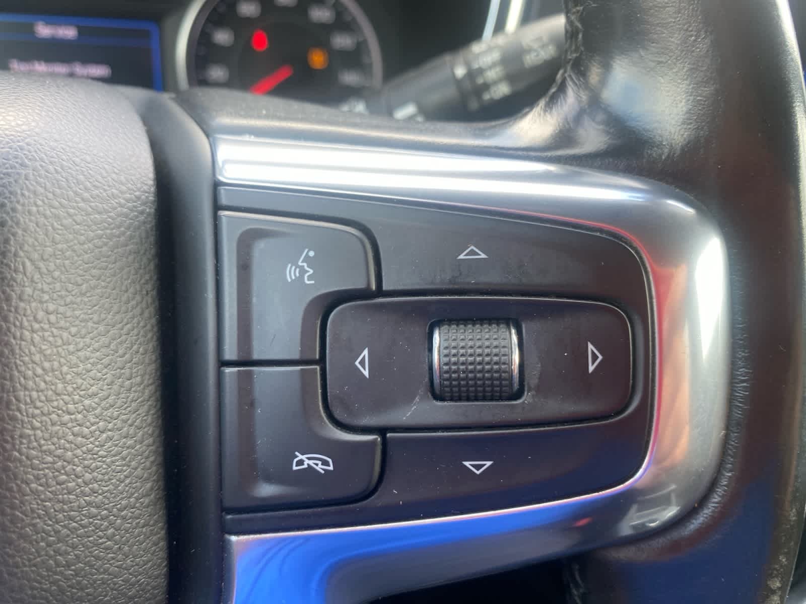 Used 2019 SUMMIT WHITE Chevrolet 2LT image 27
