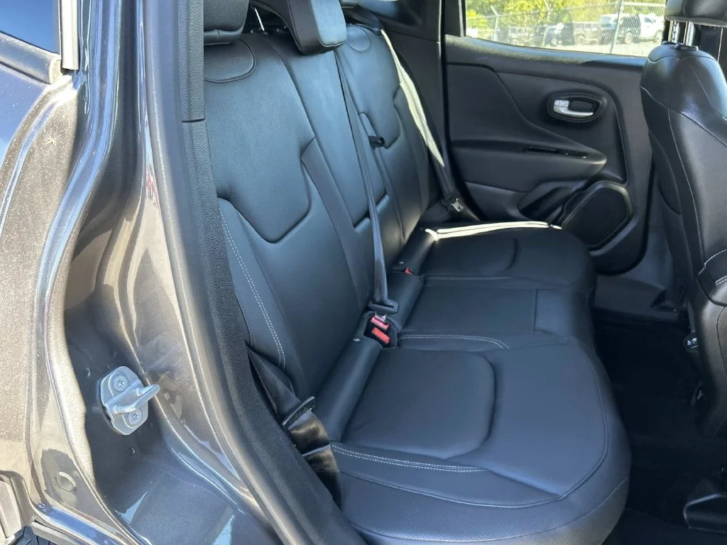 Used 2020 Gray Jeep Limited image 23