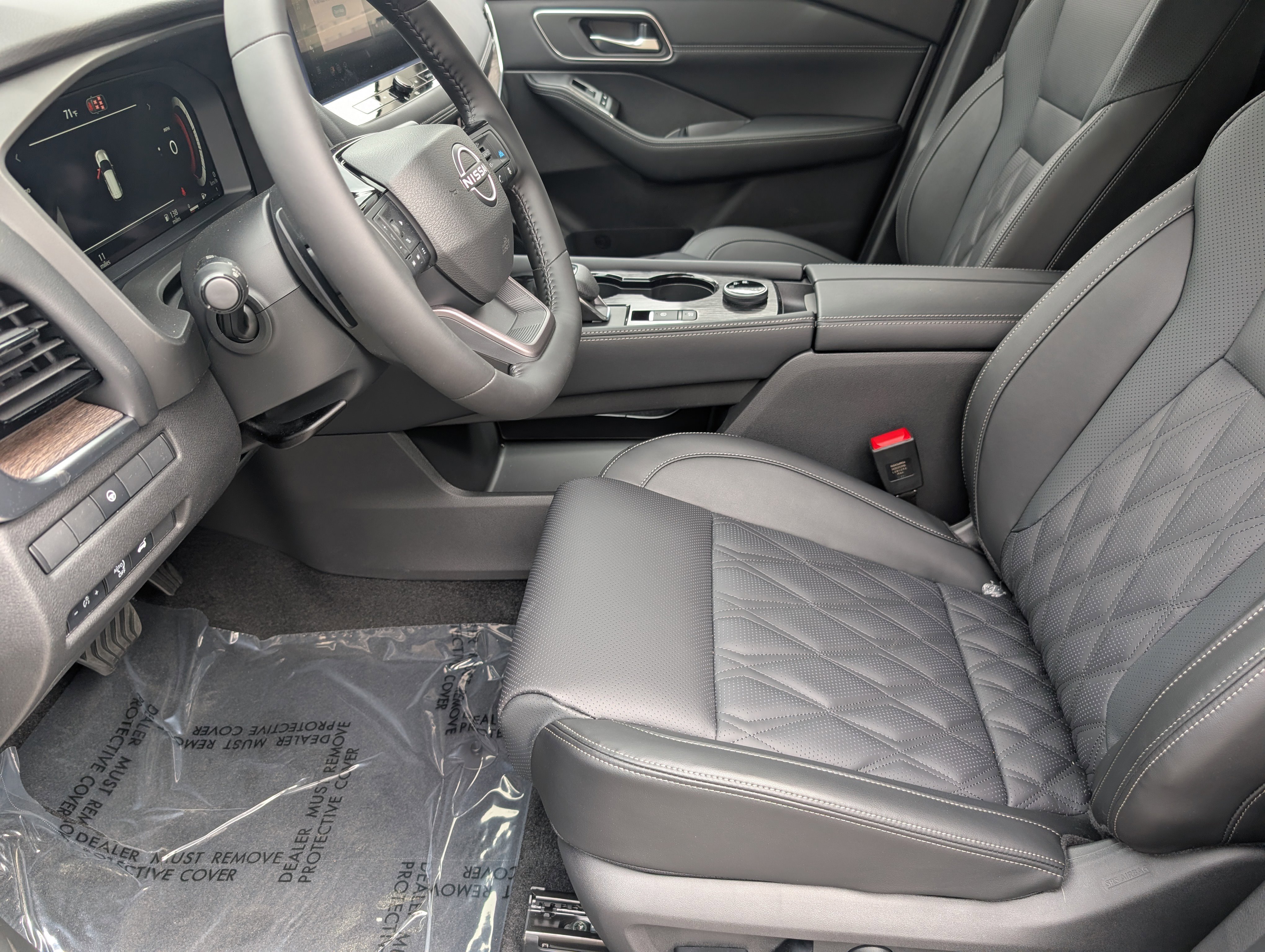 New 2026 Super Black Nissan Platinum image 9