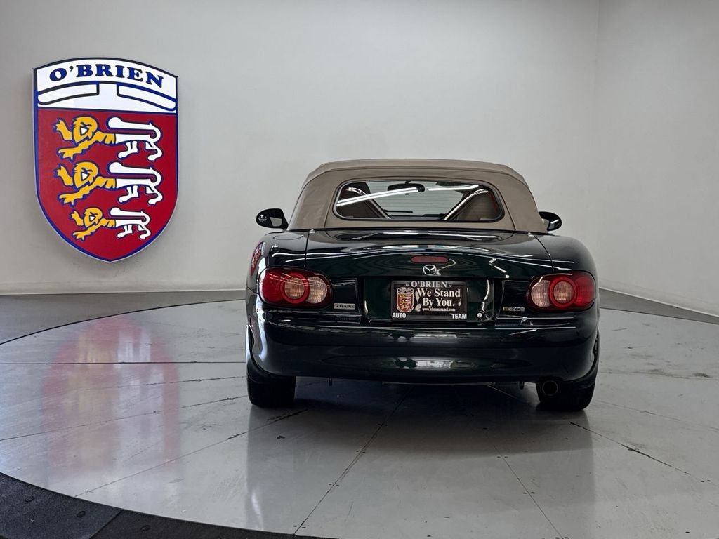 Used 2004 Emerald Mica Mazda Base image 11