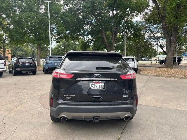 Used 2020 Blue Ford SEL image 4