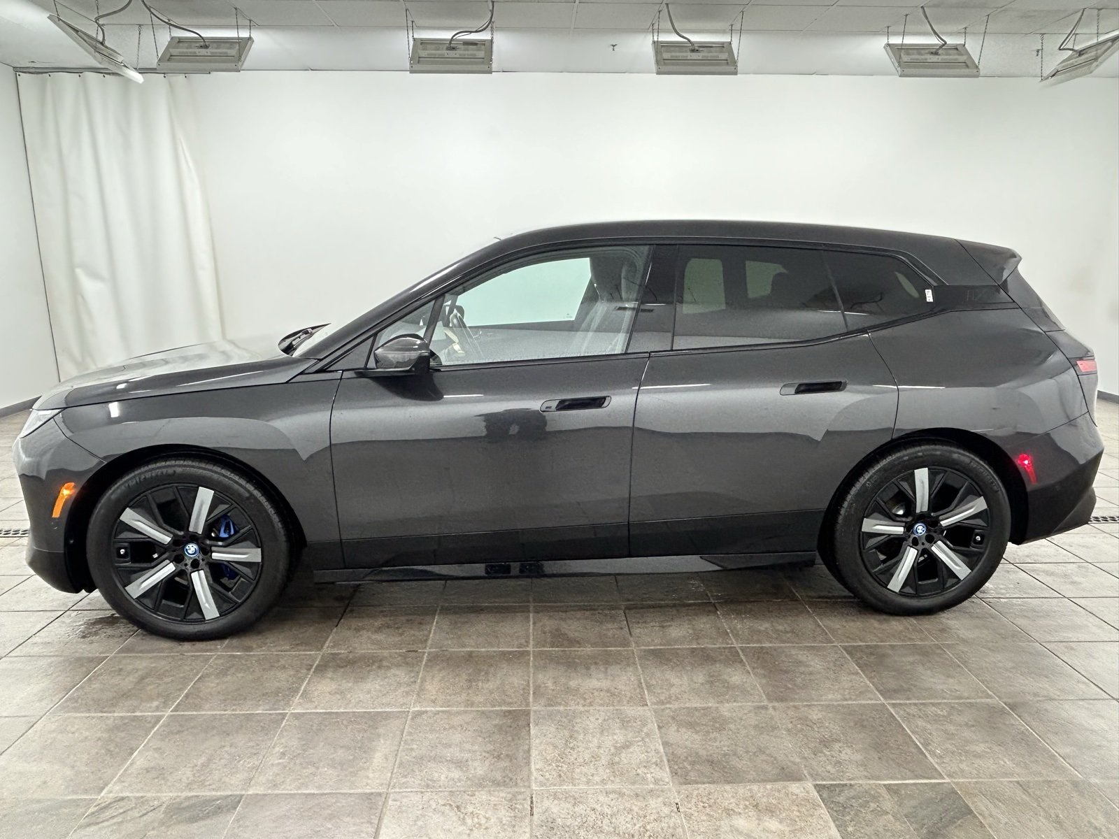 Used 2023 BMW iX Base with VIN WB523CF09PCM77359 for sale in Elmhurst, IL