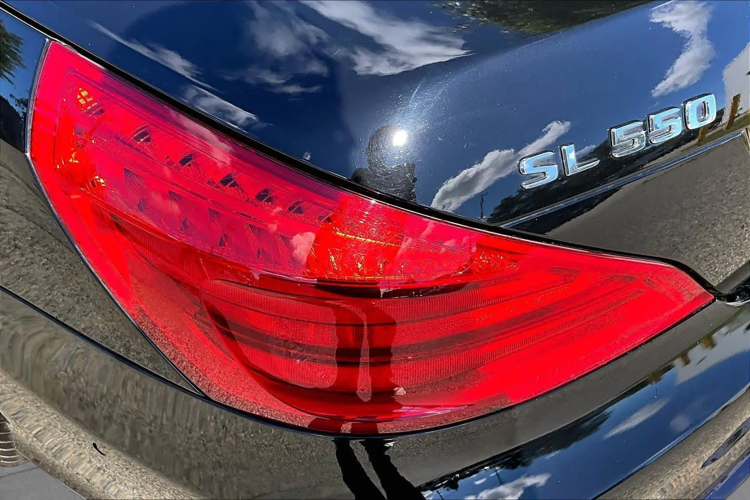 Used 2018 Black Mercedes-Benz SL 550 image 25