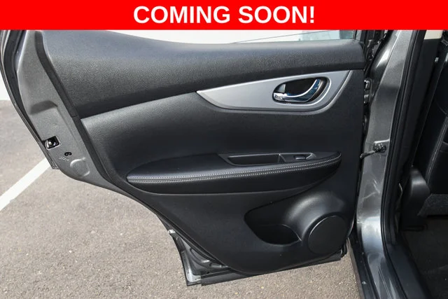 Used 2020 Gray Nissan SV image 17
