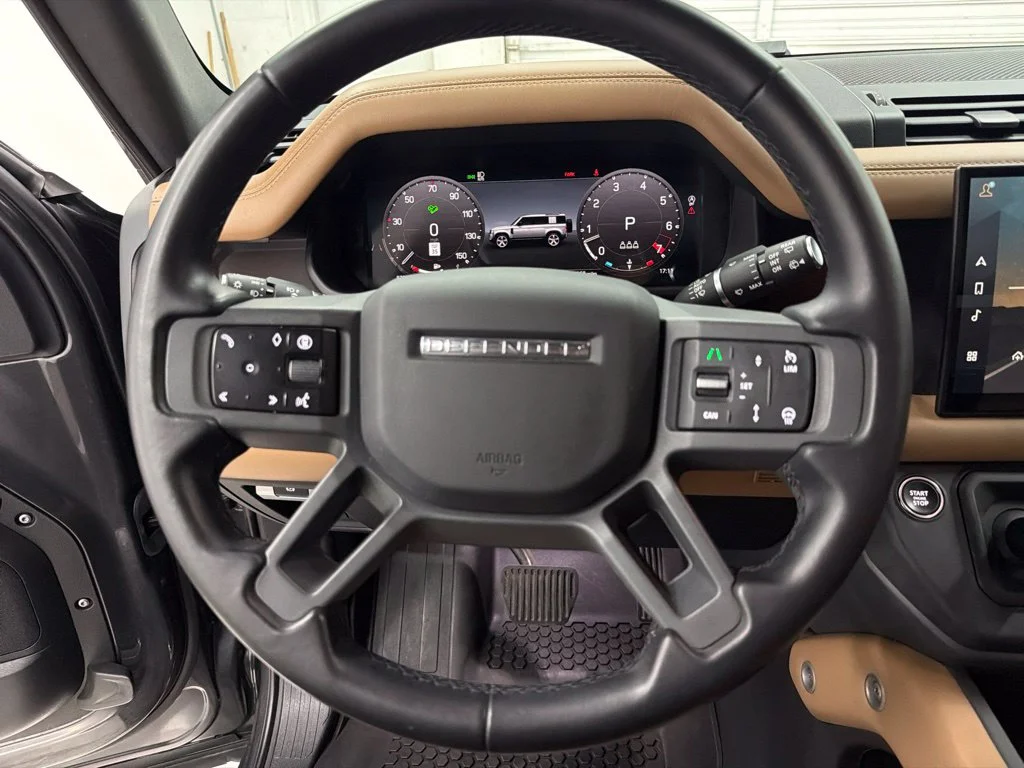 Used 2025 Silver Land Rover X-Dynamic SE image 16