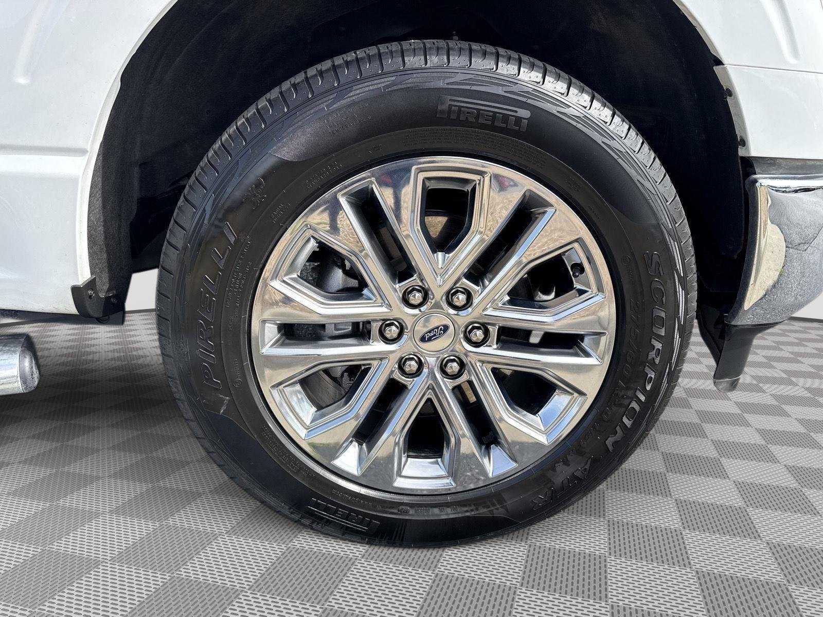 Used 2024 Oxford White Ford XLT image 16