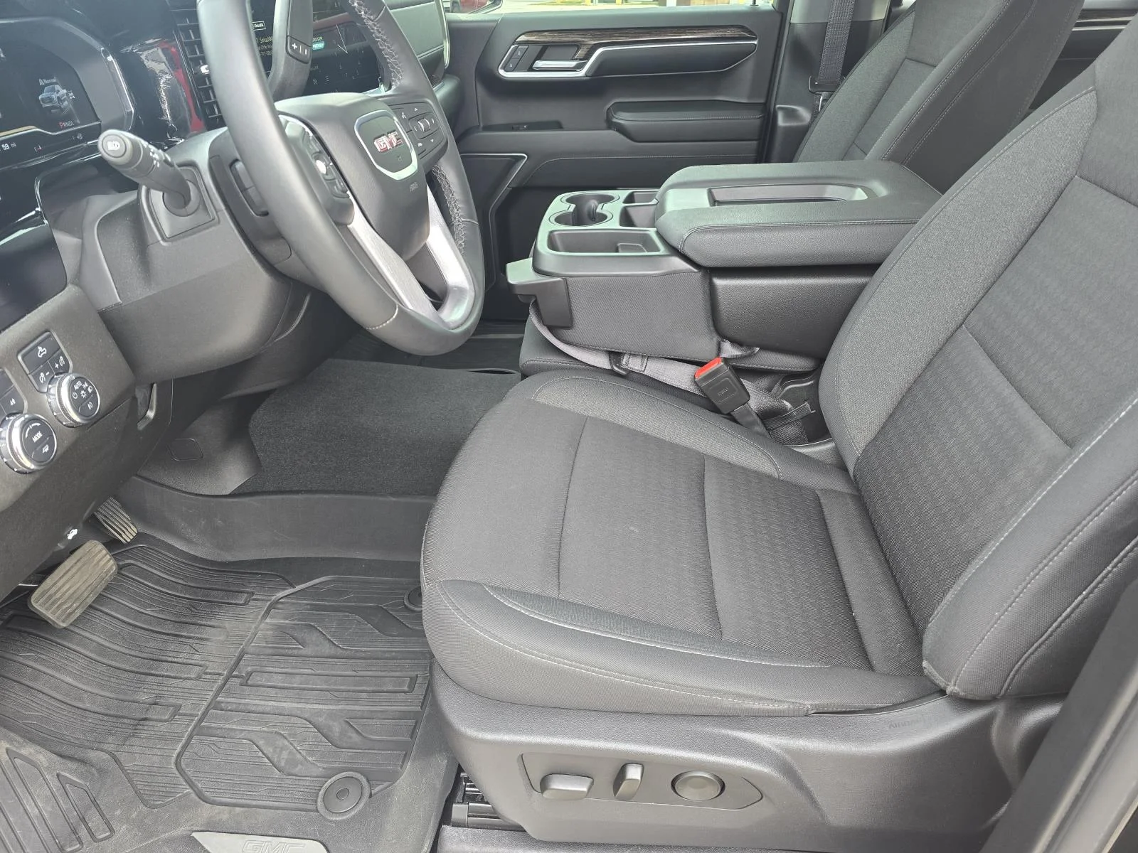 Used 2024 Onyx Black GMC Elevation image 9