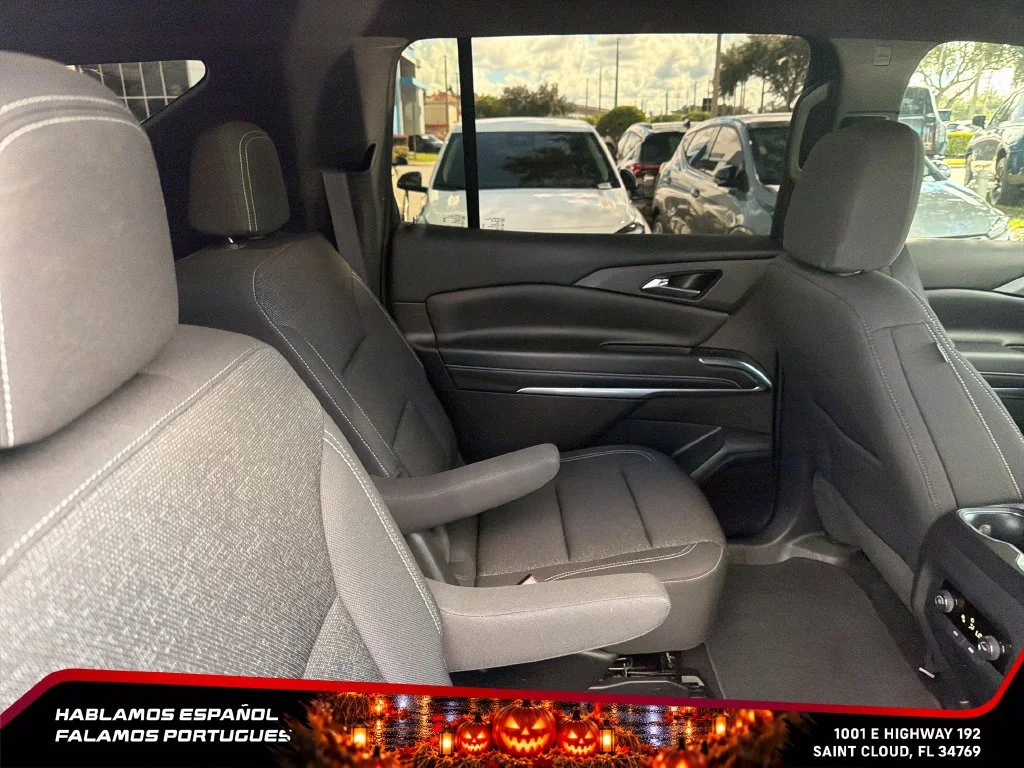 Used 2025 Mosaic Black Metallic Chevrolet LT image 26