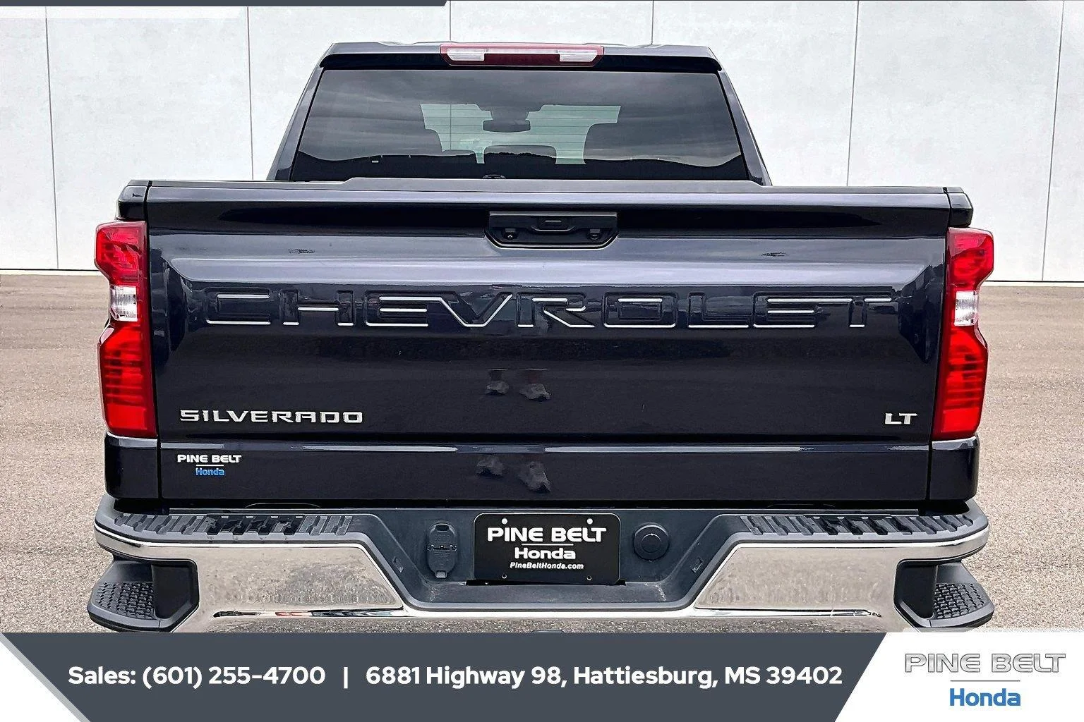 Used 2023 Dark Ash Metallic Chevrolet LT image 4