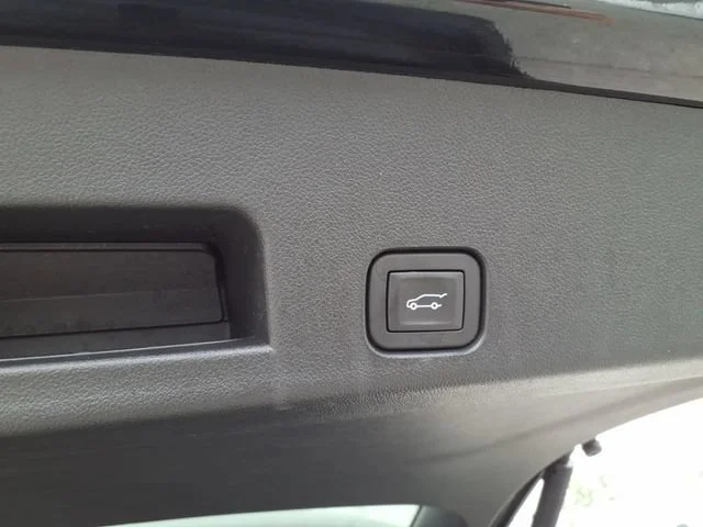 Used 2026 Mosaic Black Metallic Chevrolet LT image 7